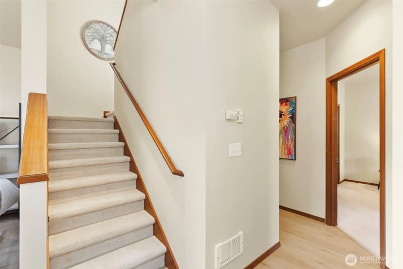 Property photo for 25879 Arklow Place Ne, Kingston photo 17