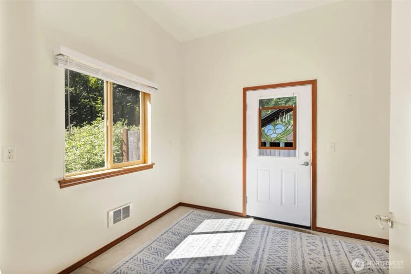 Property photo for 25879 Arklow Place Ne, Kingston photo 25