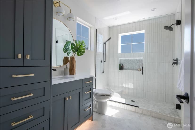 Property photo for 3637 34th Avenue W, Seattle photo 11