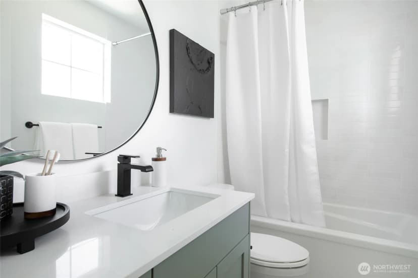 Property photo for 3637 34th Avenue W, Seattle photo 15