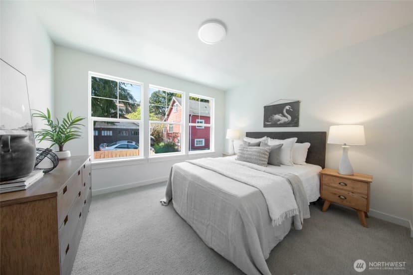 Property photo for 3637 34th Avenue W, Seattle photo 16