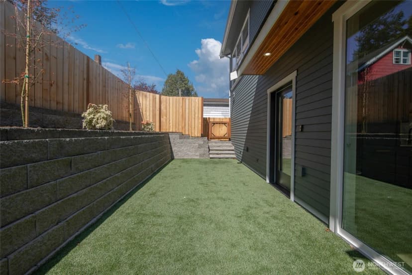Property photo for 3637 34th Avenue W, Seattle photo 18