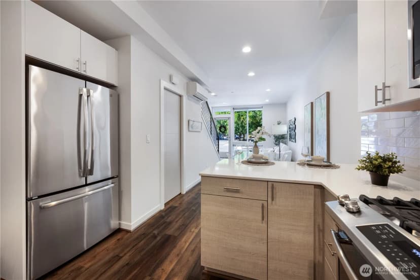 Property photo for 521 Nw 70th Street, Seattle photo 11