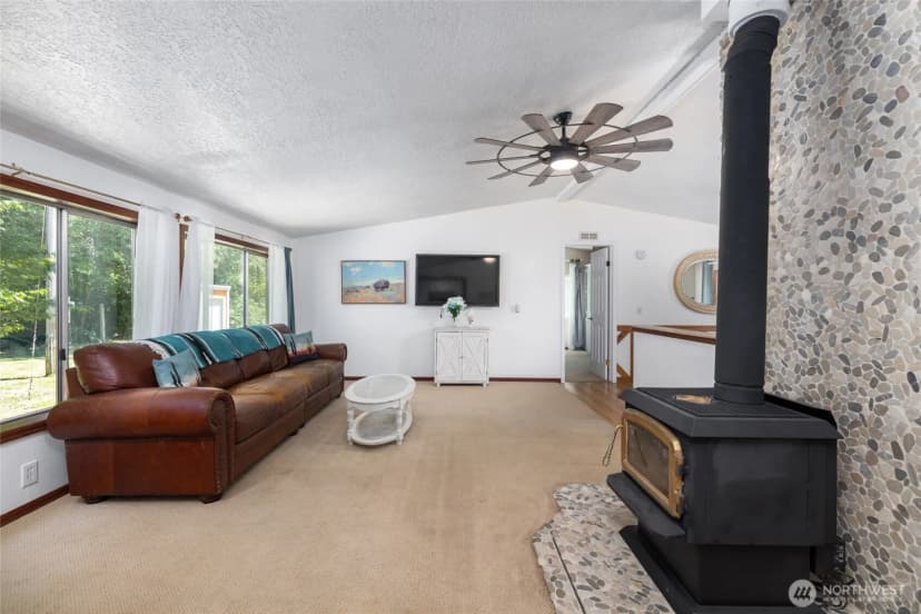 Property photo for 20758 Hartry Lane, Sedro Woolley photo 8