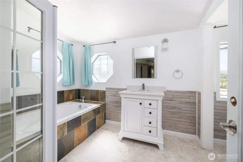 Property photo for 20758 Hartry Lane, Sedro Woolley photo 18