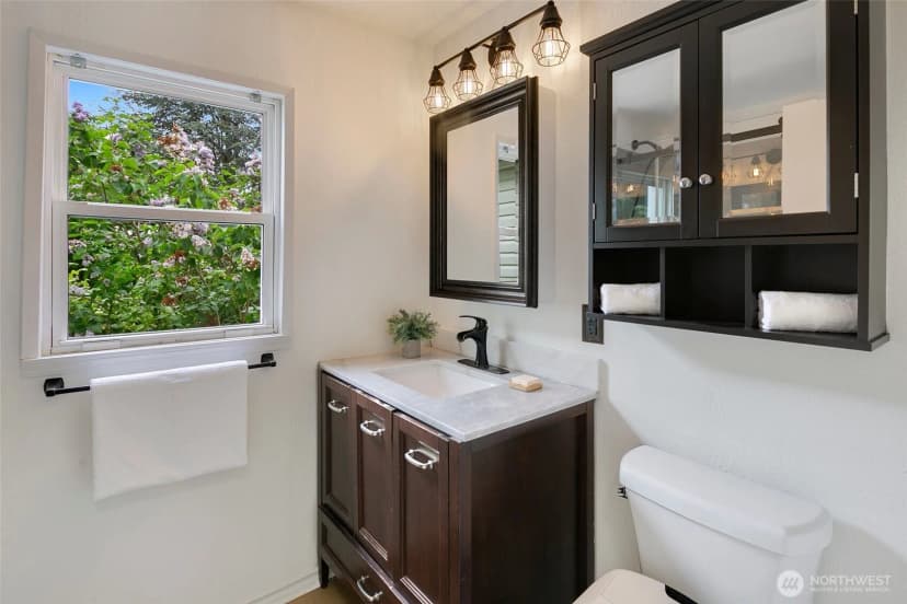 Property photo for 12635 Beacon Avenue S, Seattle photo 15