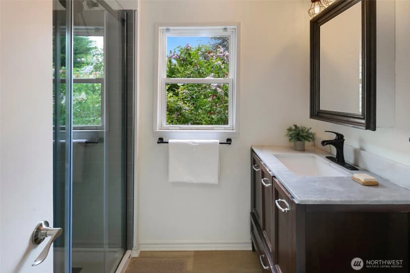 Property photo for 12635 Beacon Avenue S, Seattle photo 16