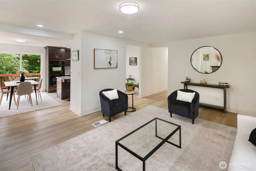 Property photo for 12635 Beacon Avenue S, Seattle photo 4