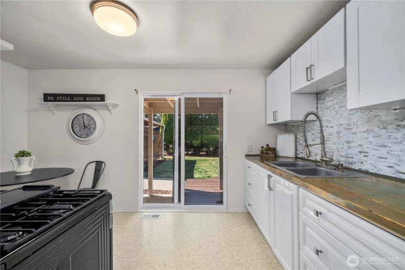 Property photo for 2209 Ne 9th Street, Renton photo 7