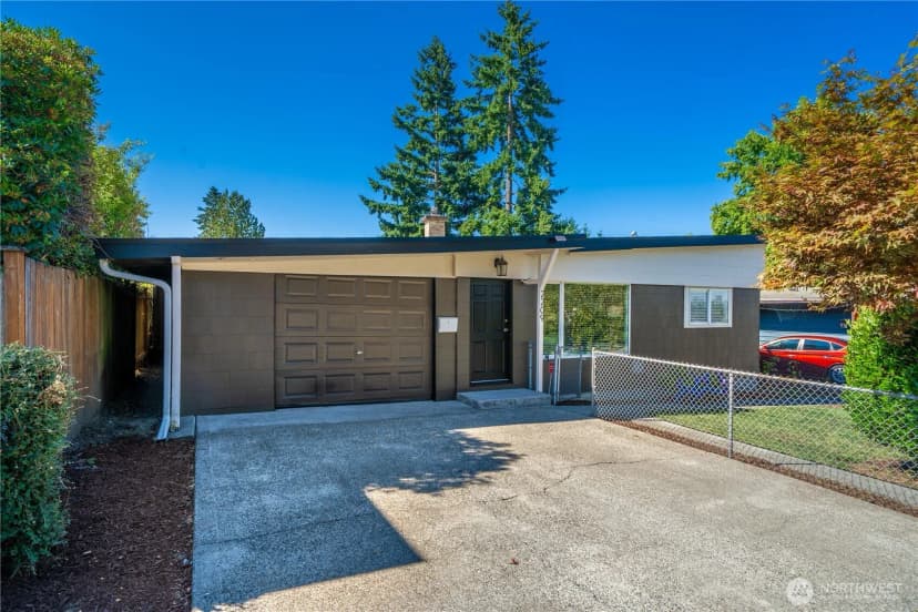 Property photo for 2209 Ne 9th Street, Renton photo 24