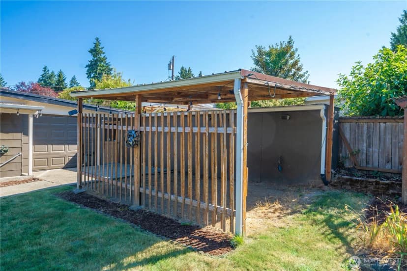 Property photo for 2209 Ne 9th Street, Renton photo 19