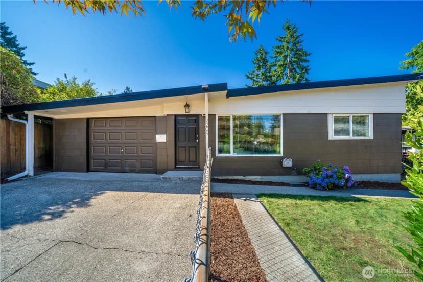 Property photo for 2209 Ne 9th Street, Renton photo 22
