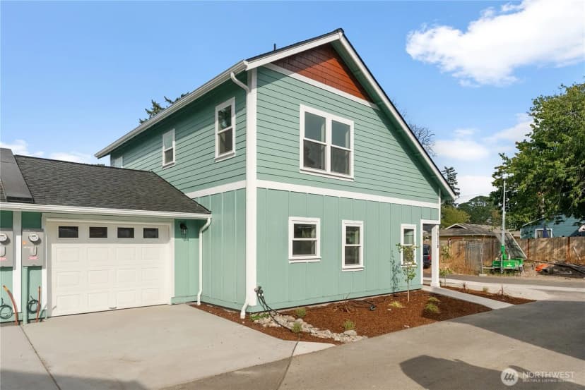 Property photo for 15118 88th Avenue Ct Sw, Lakewood photo 3
