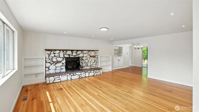 Property photo for 11404 Se 180th Place, Renton photo 4