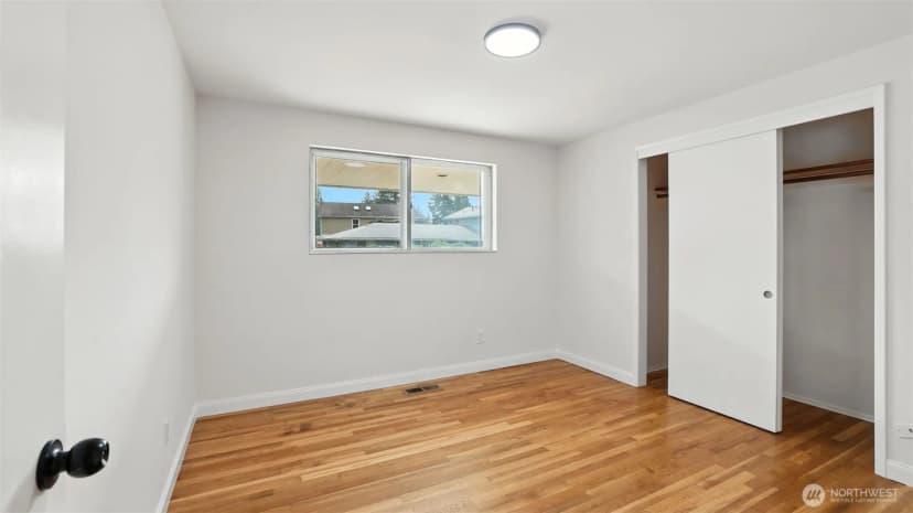 Property photo for 11404 Se 180th Place, Renton photo 17