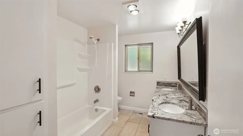 Property photo for 11404 Se 180th Place, Renton photo 22