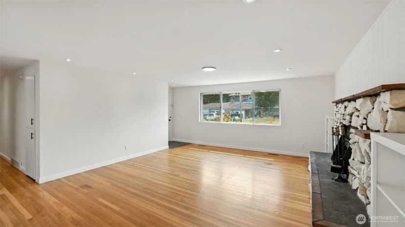 Property photo for 11404 Se 180th Place, Renton photo 6