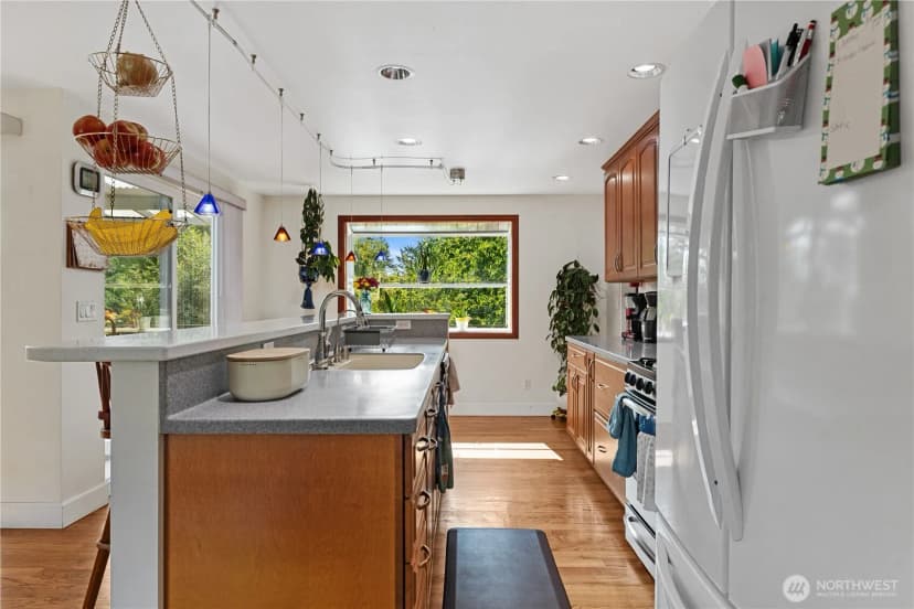 Property photo for 1224 170th Avenue Ne, Bellevue photo 6