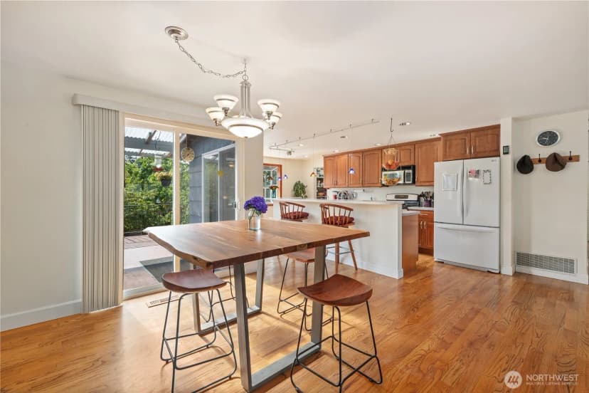 Property photo for 1224 170th Avenue Ne, Bellevue photo 4