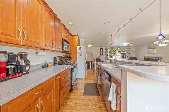 Property photo for 1224 170th Avenue Ne, Bellevue photo 5