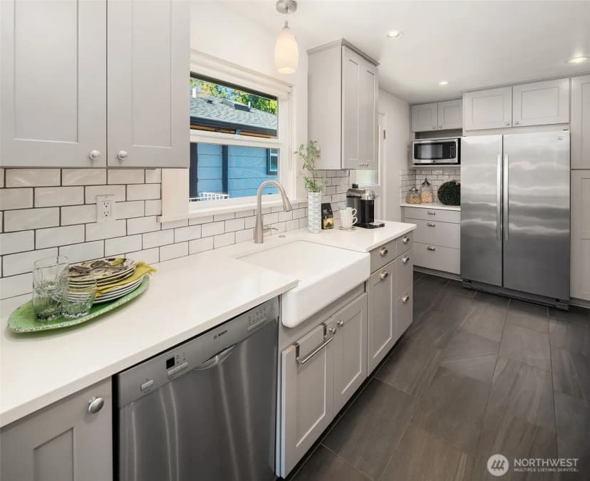 Property photo for 6040 49th Avenue Sw, Seattle photo 11
