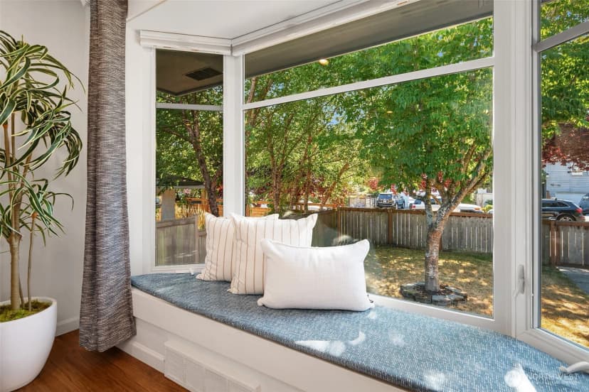 Property photo for 6040 49th Avenue Sw, Seattle photo 6