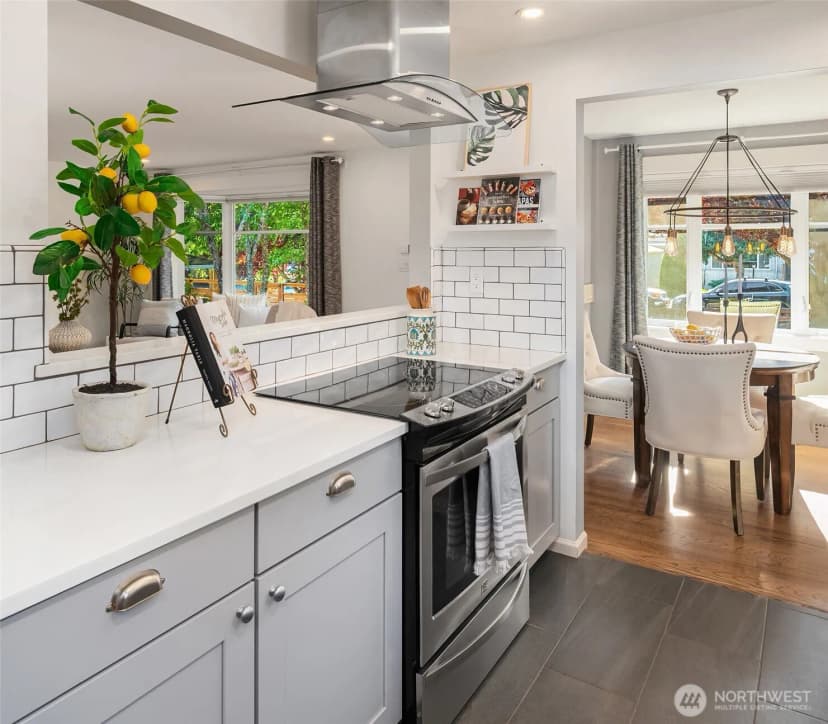 Property photo for 6040 49th Avenue Sw, Seattle photo 13