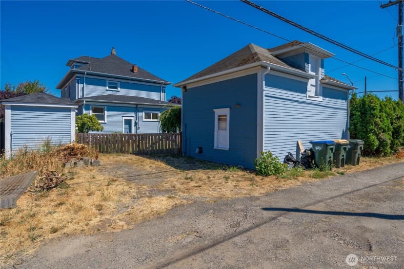 Property photo for 703 E Street, Centralia photo 33