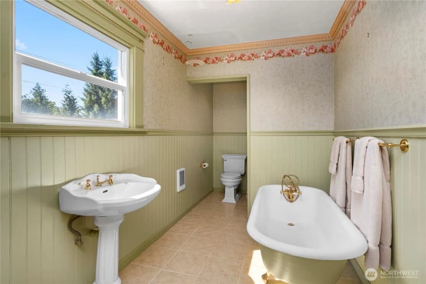 Property photo for 703 E Street, Centralia photo 25