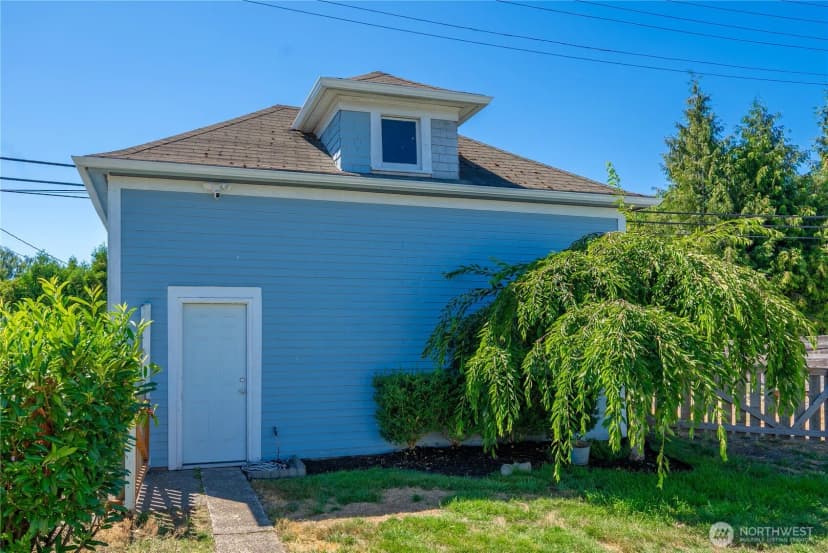 Property photo for 703 E Street, Centralia photo 30