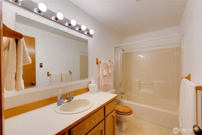 Property photo for 399 Tilingit Place, La Conner photo 24