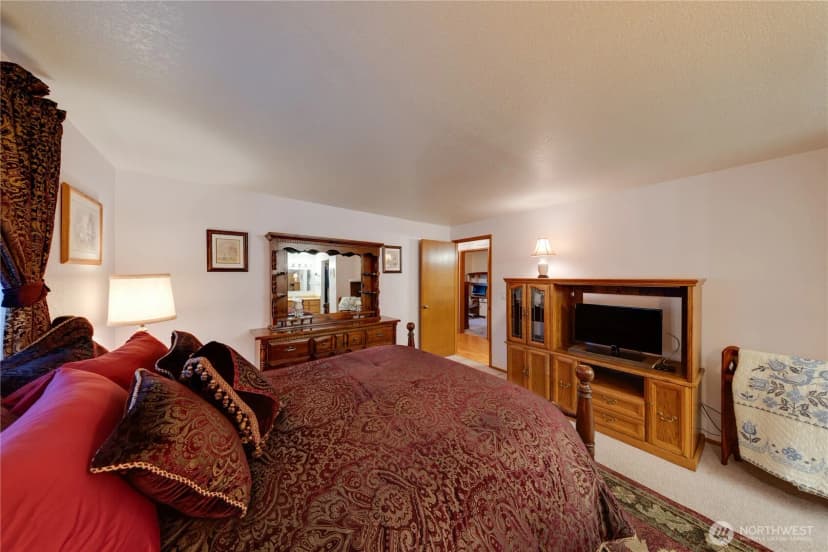 Property photo for 399 Tilingit Place, La Conner photo 15
