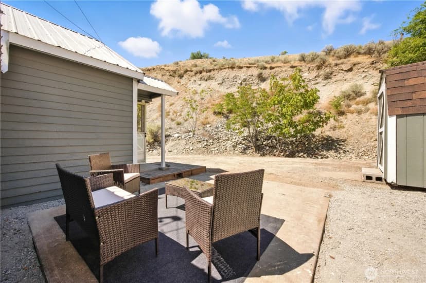 Property photo for 325 E Highland Avenue, Chelan photo 12