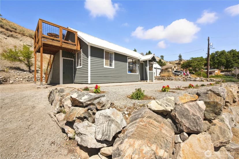 Property photo for 325 E Highland Avenue, Chelan photo 18