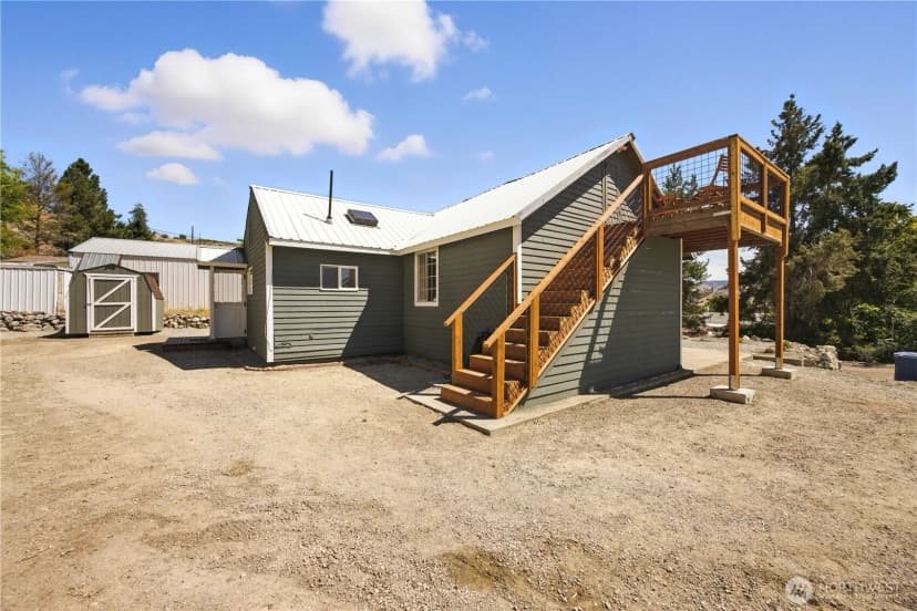 Property photo for 325 E Highland Avenue, Chelan photo 16