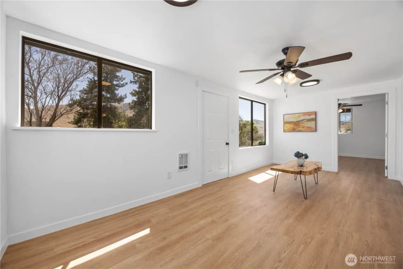 Property photo for 325 E Highland Avenue, Chelan photo 34