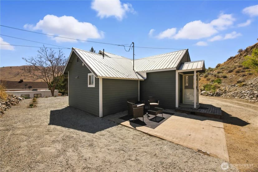 Property photo for 325 E Highland Avenue, Chelan photo 7