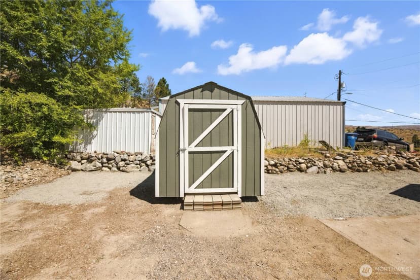 Property photo for 325 E Highland Avenue, Chelan photo 10