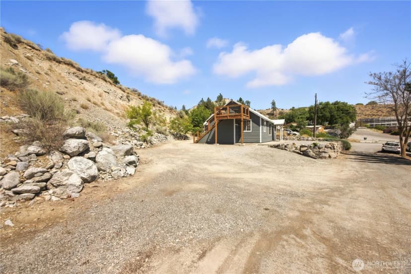Property photo for 325 E Highland Avenue, Chelan photo 19