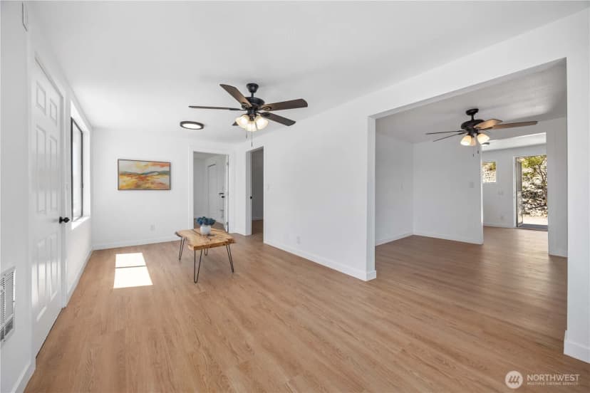 Property photo for 325 E Highland Avenue, Chelan photo 37