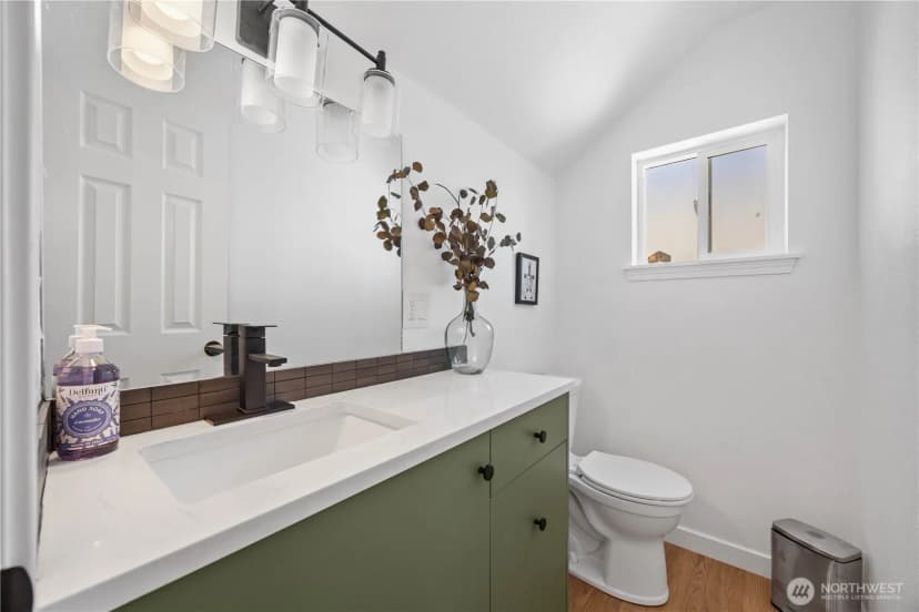 Property photo for 325 E Highland Avenue, Chelan photo 27