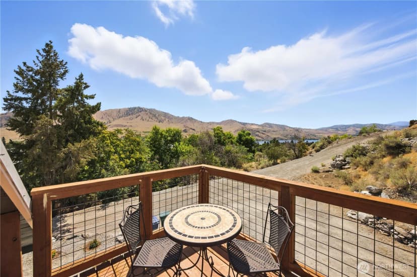 Property photo for 325 E Highland Avenue, Chelan photo 8