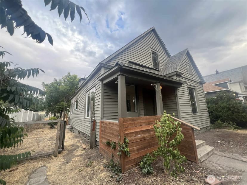 Property photo for 1920 E 1st Avenue, Spokane