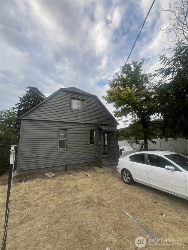 Property photo for 1920 E 1st Avenue, Spokane photo 4