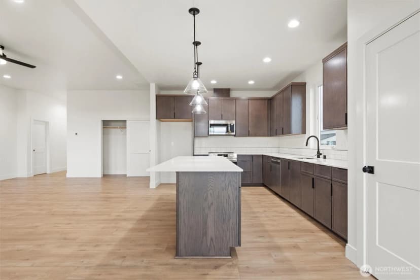 Property photo for 1269 E Mt Hood Street, Othello photo 6