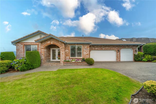 Property photo for 4210 Crystal Lane Loop Se, Puyallup photo 2