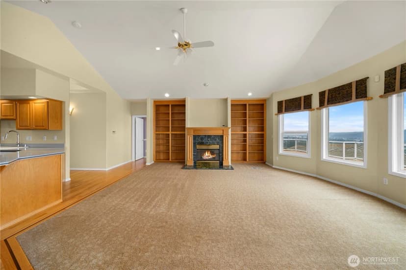Property photo for 4210 Crystal Lane Loop Se, Puyallup photo 13