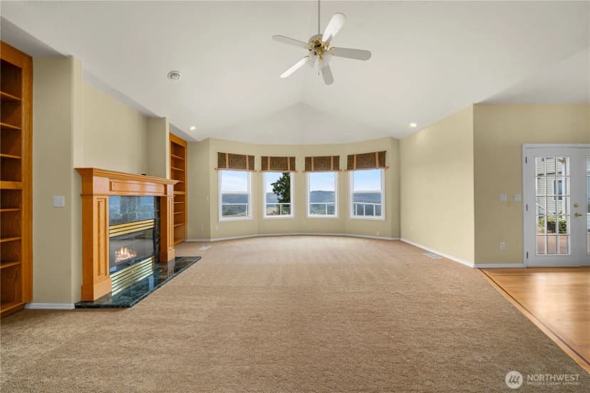 Property photo for 4210 Crystal Lane Loop Se, Puyallup photo 14