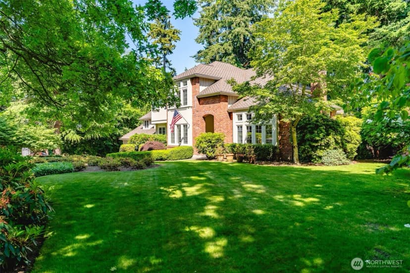 Property photo for 4 Shorewood Drive, Bellingham photo 2