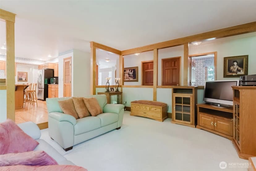 Property photo for 4 Shorewood Drive, Bellingham photo 18